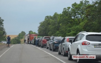На трассе «Одесса-Николаев» произошла авария с участие трех машин, образовалась большая автомобильная пробка
