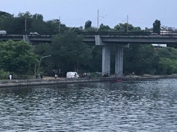 Молодой парень утонул под Ингульском мостом в Николаеве - тело пока не нашли
