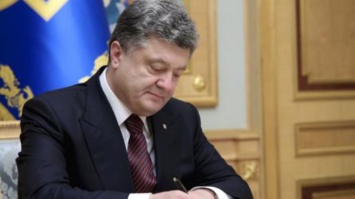Военная служба: Порошенко подписал новый закон
