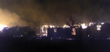 Село в Луганской области прекратило существование: дом последней жительницы сгорел при обстреле