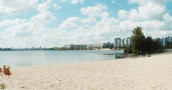 Почти на всех киевских пляжах уже разрешено купаться