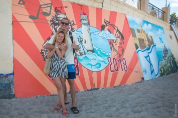 Street art fest: на одесском пляже появился мурал в честь 70-летия Израиля