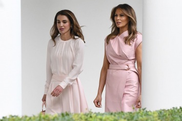 Мелания Трамп и королева Рания выбрали похожие нежные образы для встречи в Белом доме
