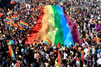 Усов решением суда запретил Криворожскому горсовету рассмотреть петицию горожан против гей-парада
