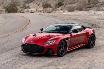 2019 Aston Martin DBS Superleggera идет конкурировать с Ferrari 812