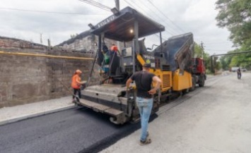 Соблюдение норм и 5 лет гарантии: как ремонтируют дороги в поселке Авиаторское