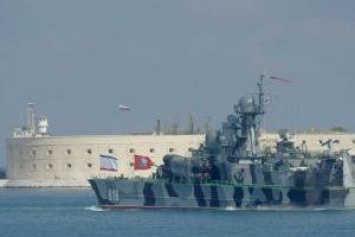 РФ перебросила почти 50 боевых кораблей в Азовское море: будет ли масштабное наступление?