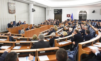Отмену уголовных сроков по "закону о Холокосте" поддержал Сенат Польши