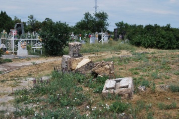 Под Одессой разрушают древнее казацкое кладбище