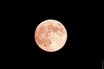 "Кровавая" Луна над городом: одесситы могли наблюдать необычное явление