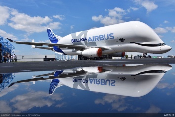 Airbus выкатил первую Beluga нового поколения из покрасочного цеха