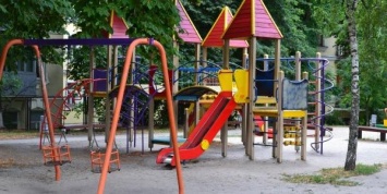 В Николаеве на детской площадке мужчина разделся перед малолетними детьми