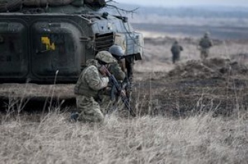 Контрактник воровал детали боевых машин в Житомирской области