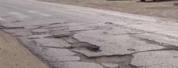 Прокуратура задержала руководство Днепроблавтодора, которое ремонтировало дороги только "на бумаге"