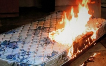 Житель Запорожской области устроил пожар, закурив в постели