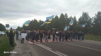 На Львовщине шахтеры заблокировали международную трассу и требуют выплаты долгов по зарплате