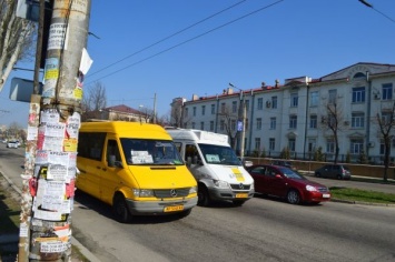 С нерабочим тормозом и без аварийного выхода: в Запорожье проверили маршрутки