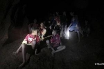 Опасная ловушка в Таиланде: на спасение застрявших в пещере детей уйдут месяцы