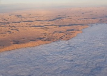 Погружение в облака у гор: в сети показали видео приземления "Мрии" в чилийском аэропорту Икике