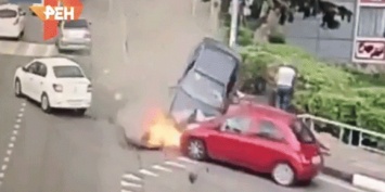 В Сочи водитель Nissan сбил шесть человек на тротуаре