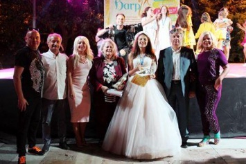 Гран-при и корона «Мисс Греция» - у юной вокалистки из Черноморска!