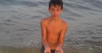 13-летний Дима, пострадавший от взрыва под Мариуполем, будет жить