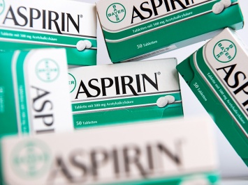 Болезнь Альцгеймера предлагают лечить обычным аспирином