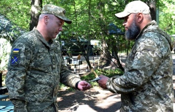 У Полторака наградили военнослужащих за "освобождение" неоккупированного поселка Золотое-4 - СМИ