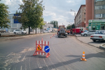 В Днепре автомобилисты портят колеса на улице Княгини Ольги