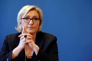 Партия Марин Ле Пен осталась без 2 млн евро госдотаций