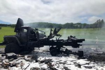 У российских военных загорелся "Урал" с боеприпасами: видео