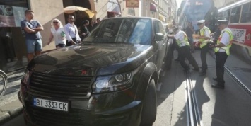 Герой парковки из Украины парализовал движение в центре Праги
