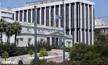 Греция обвинила РФ во вмешательстве во внутренние дела и высылает двух российских дипломатов