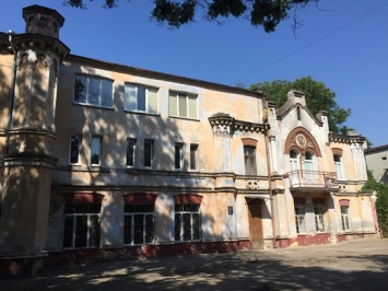 В Одессе реставрируют здание бывшего Городского девичьего училища. Фото