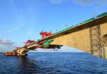 Китайские инженеры сомкнули "Мост дружбы Китая и Мальдив" (фото)