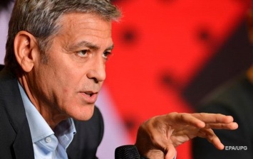 Актер Джордж Клуни попал в серьезное ДТП - в сети появилось видео аварии