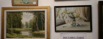 В Авдеевке проходит выставка картин местного живописца Анатолия Мороза