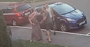 Глава гостомельского «Укропа» Пасальский ударил женщину за замечание (видео)