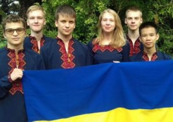 Школьники из Украины на ММО завоевали 4 золотые и 2 серебряные медали
