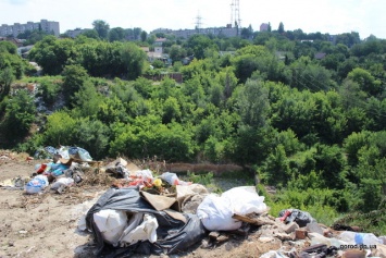 В Днепре ликвидируют стихийные свалки