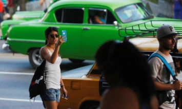 На Кубе начали вводить мобильный интернет