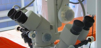 Отделение микрохирургии глаза Бердянской горбольницы получило бинокулярный микроскоп