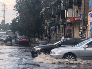 Киев уходит под воду: шокирующее видео