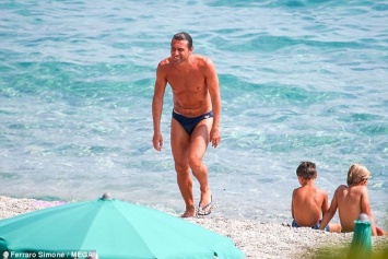 Конте "отпраздновал" свое увольнение из Челси на пляжах родной Италии