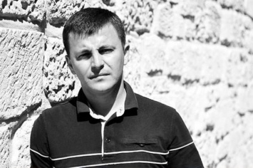 «Торт имениннику Эрвину Ибрагимову»: в Киеве напомнили о похищении крымского татарина