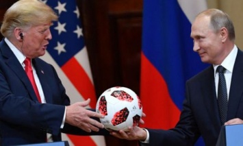 В мяче ЧМ-2018, который Путин подарил Трампу, есть чип с передатчиком компании Adidas, - СМИ