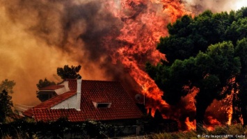 Число жертв пожаров в Греции близится к сотне