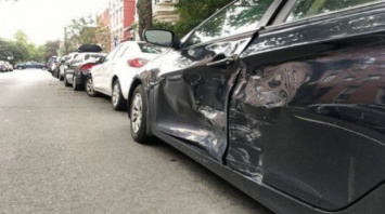 Страйк: молодой американец разбил 36 автомобилей на парковке