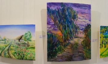 В художественном музее Днепра открылась выставка картин молодых художников