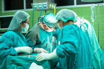 В Китае хирурги удалили из почки женщины почти 3000 камней
